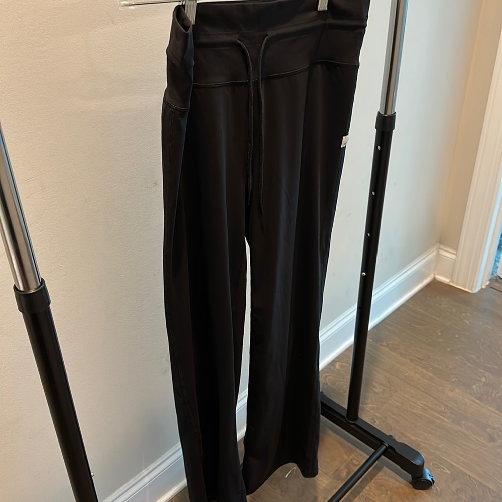 Vuori Daily wide leg Short black size medium